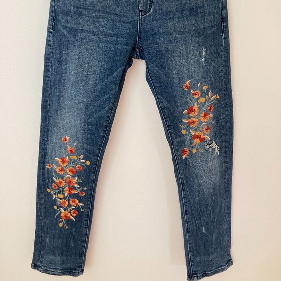 Boho Distressed Embroidered Jeans Size 